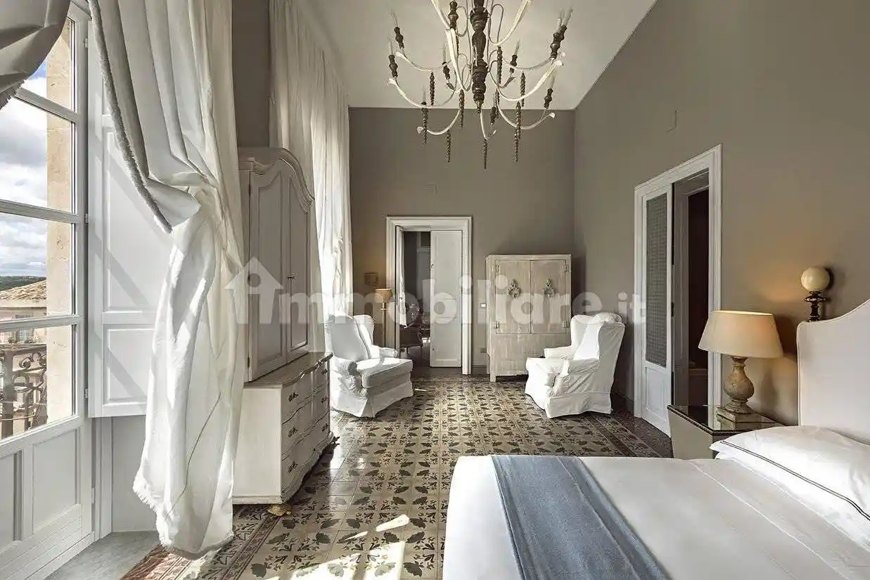 Palazzo - Edificio in vendita a Pietrasanta
