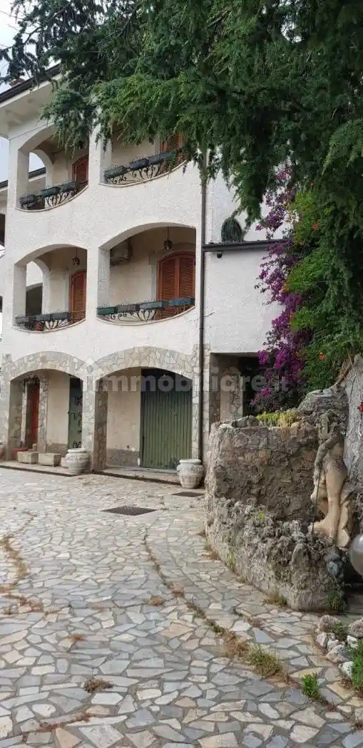 Villa unifamiliare piazza Giovanni Battista Capalbo, Centro, Rose - foto 2