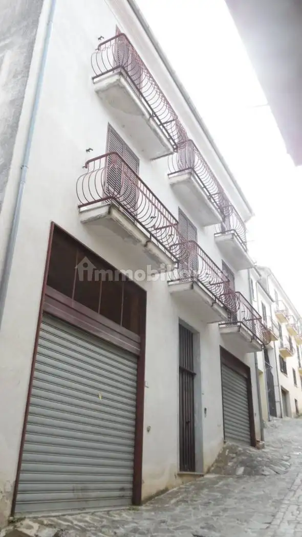 Terratetto plurifamiliare 136 m², Centro, Caposele - foto 2