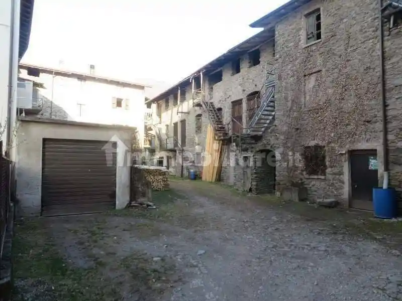 Palazzo - Edificio in vendita a Talamona