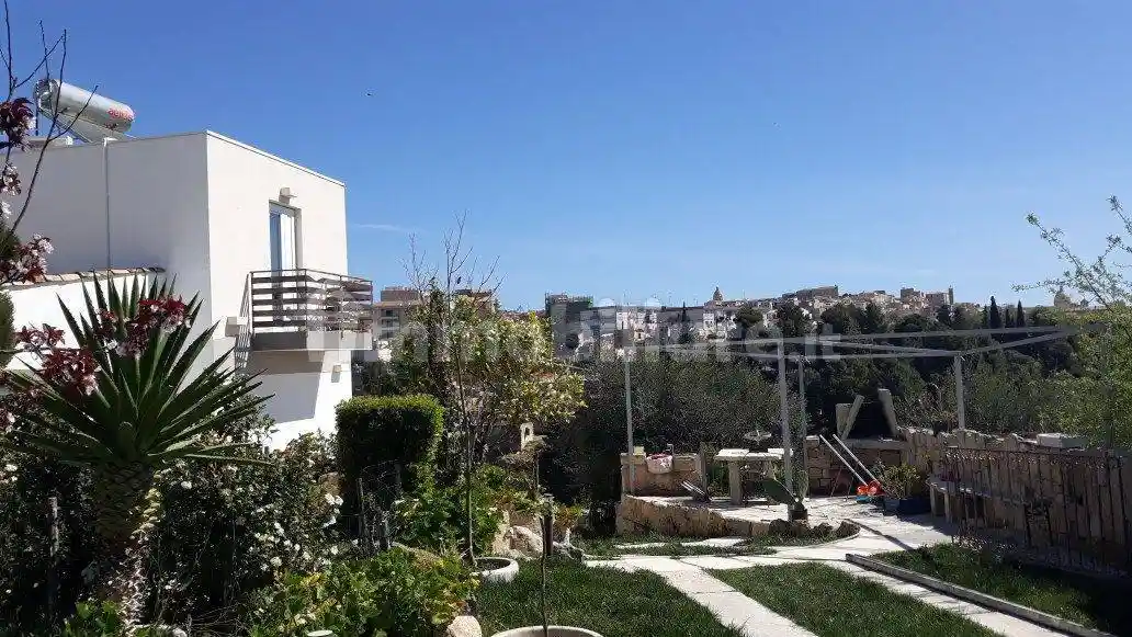 Villa in affitto a Noto