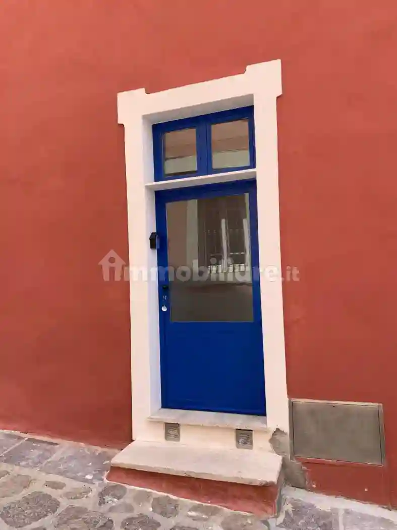 Trilocale via Carlo Alberto 88, Centro, Capraia Isola - foto 4