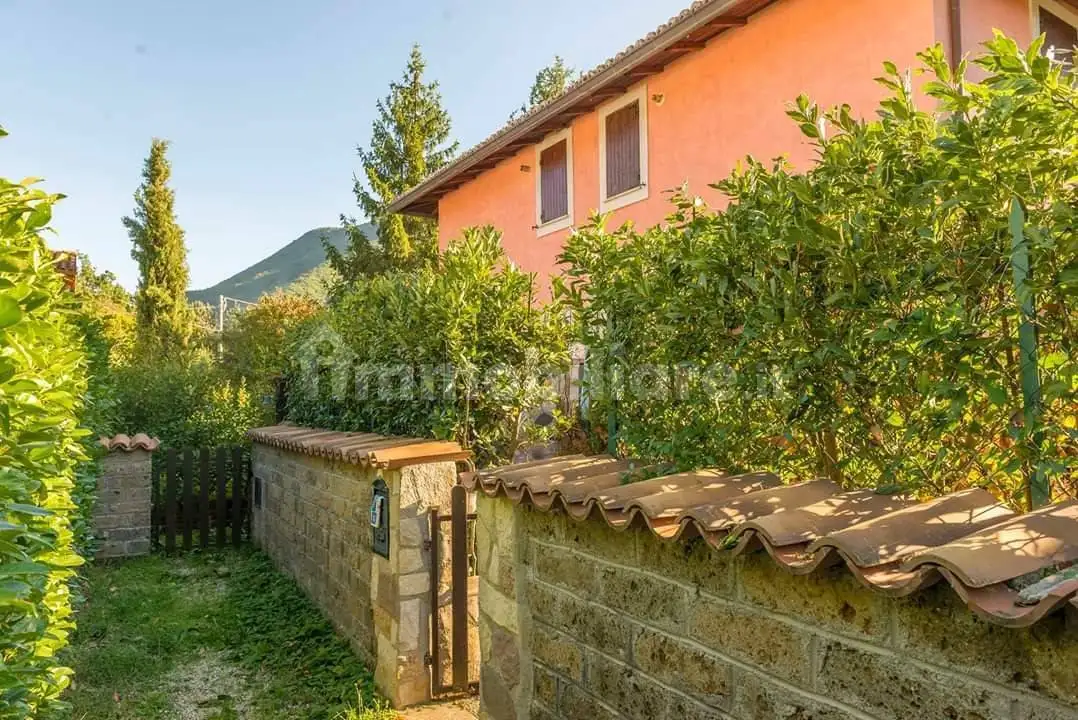 Villa in vendita a Rocca di Botte