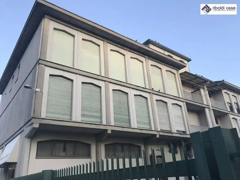 Palazzo - Edificio in vendita a Cesano Maderno