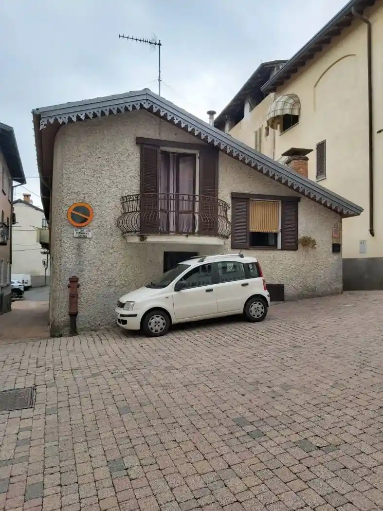 Casa indipendente in affitto a Cuasso al Monte