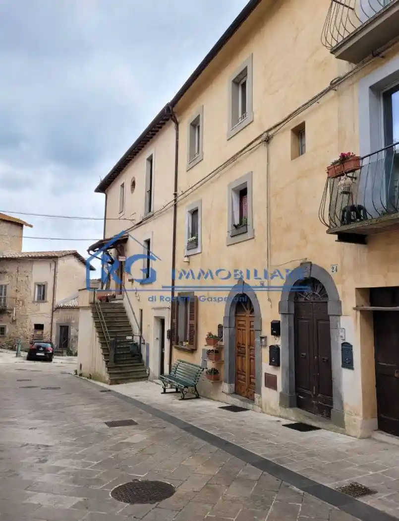 Appartamento in vendita a Castiglione in Teverina