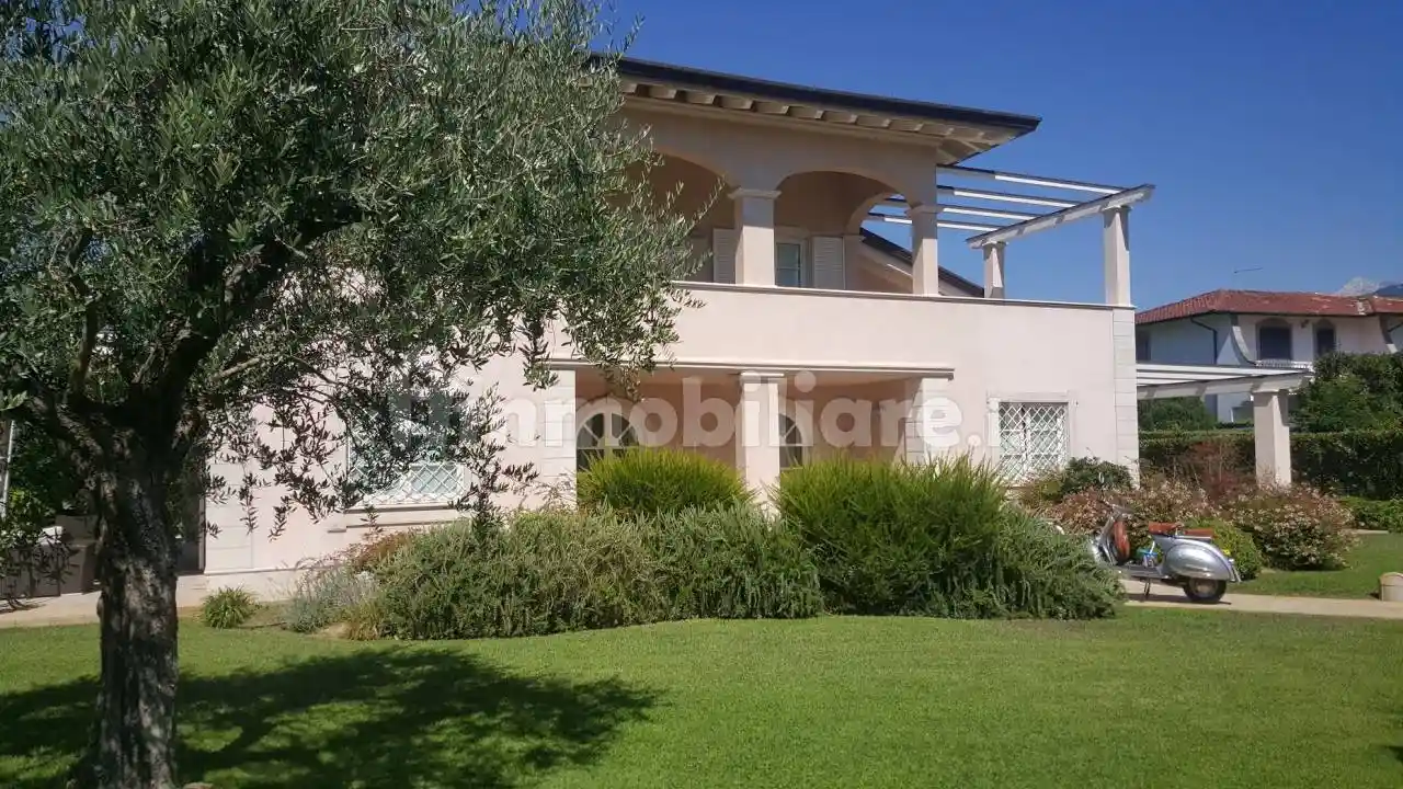 Villa in vendita a Forte dei Marmi