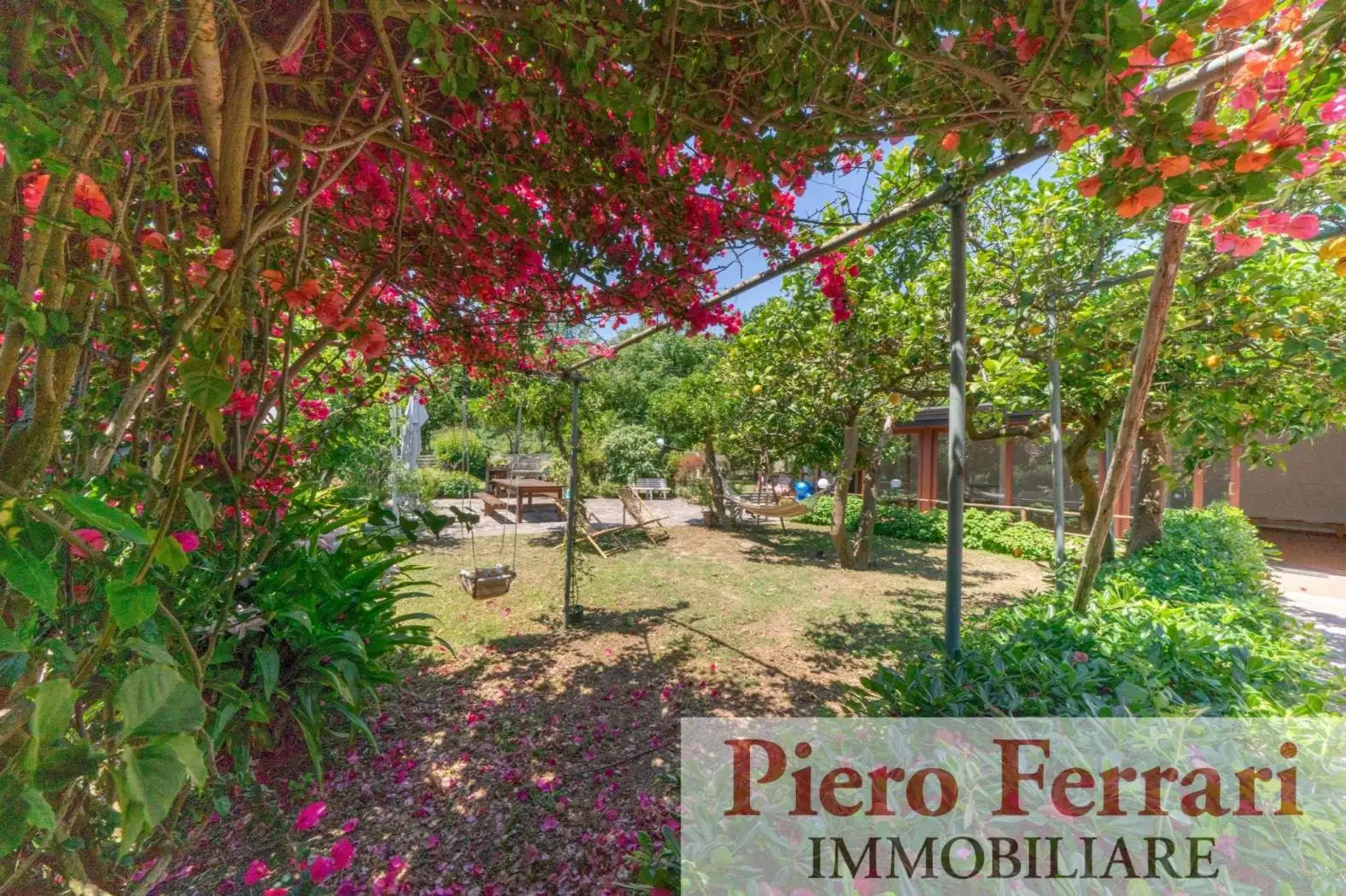 Villa in vendita a Napoli