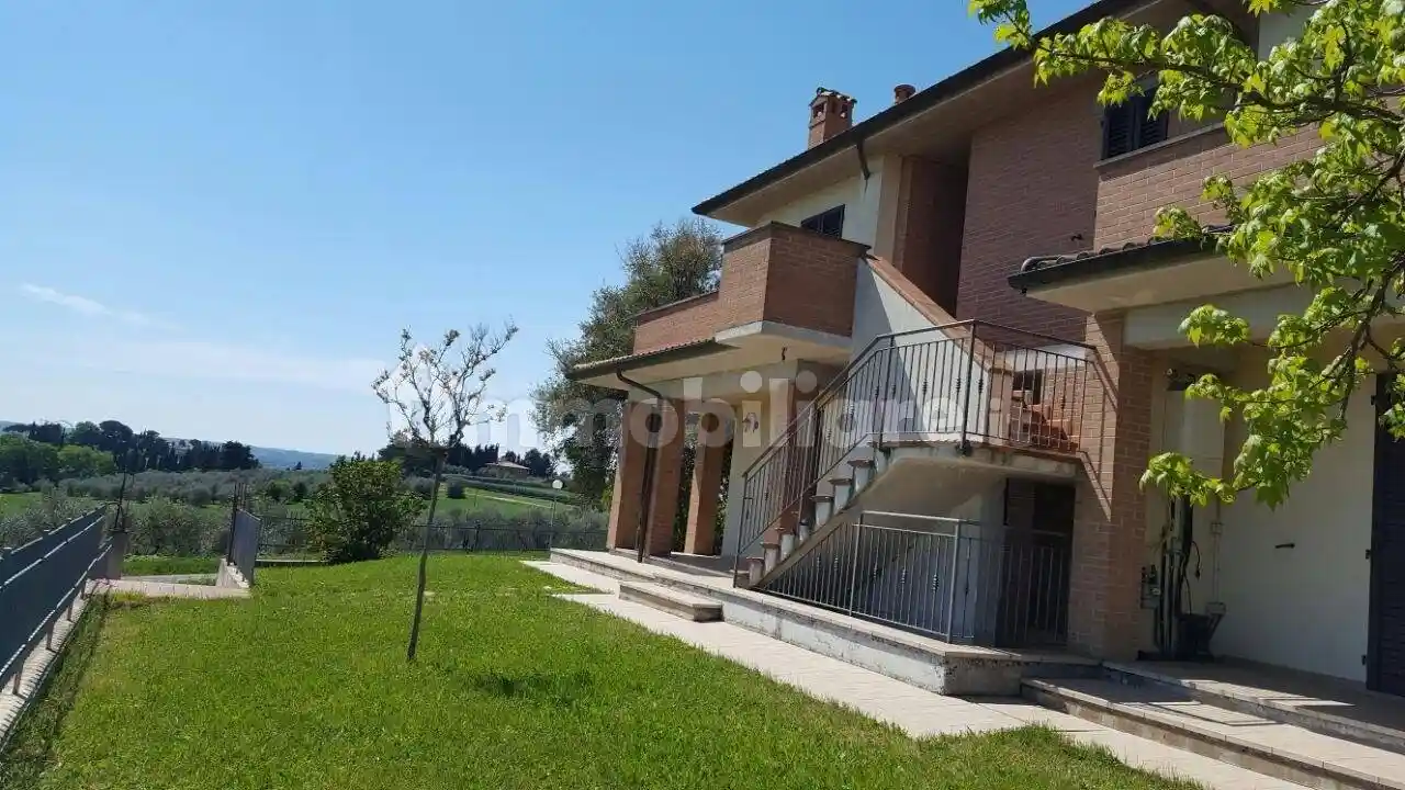 Casa indipendente in vendita a Castiglione del Lago