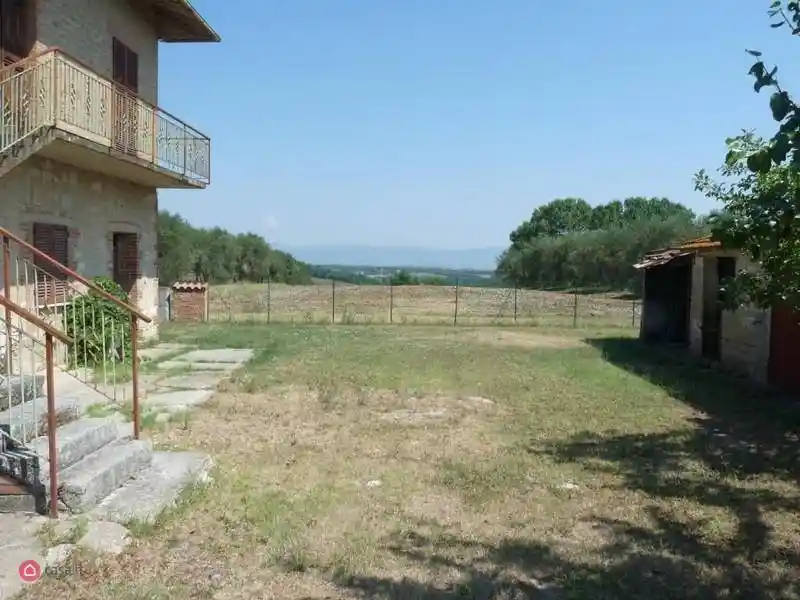 Terratetto unifamiliare 220 m², buono stato, Badia, Castiglione del Lago - foto 3