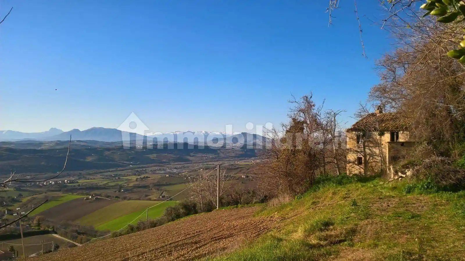 Rustico - Casale in vendita a Monterubbiano