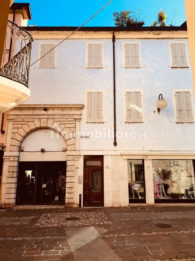 Appartamento in vendita a Desenzano del Garda
