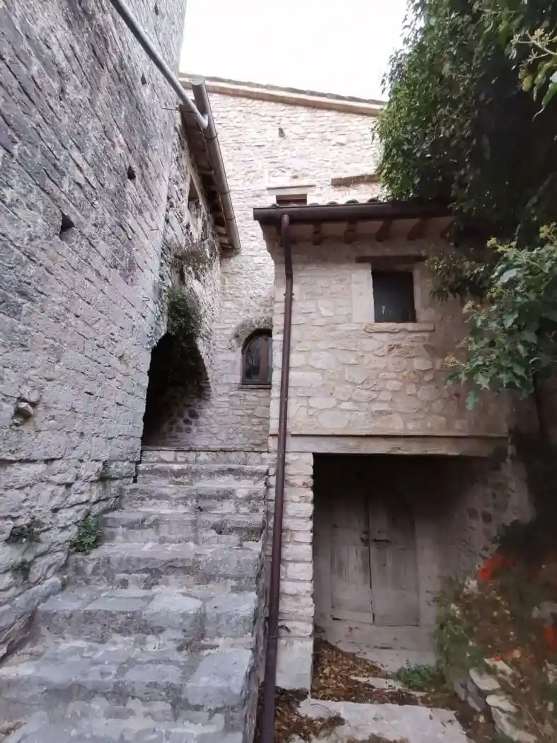 Casa indipendente in vendita a Scheggino