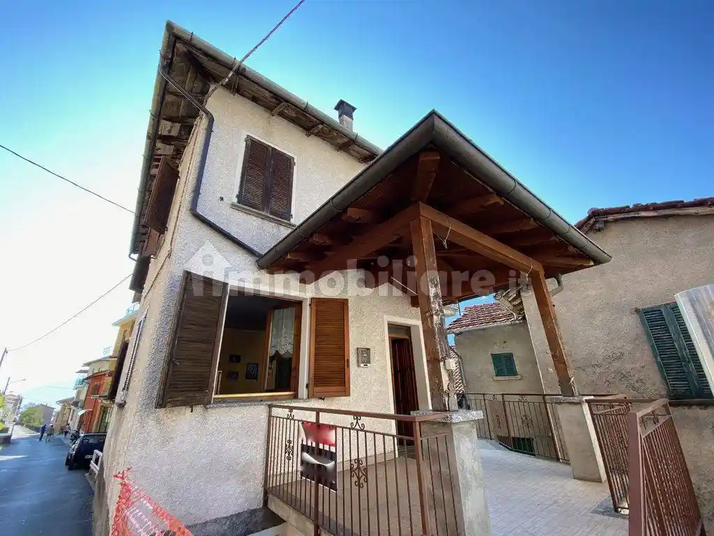 Rustico - Casale in vendita a Dongo