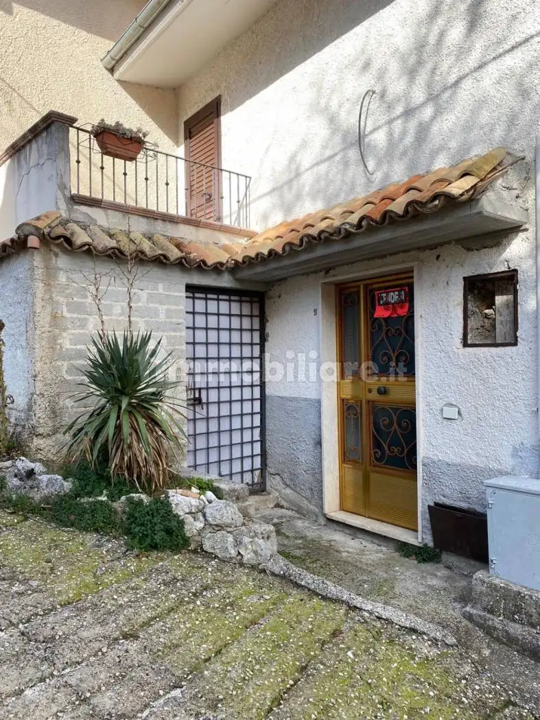 Appartamento in vendita a Collepardo