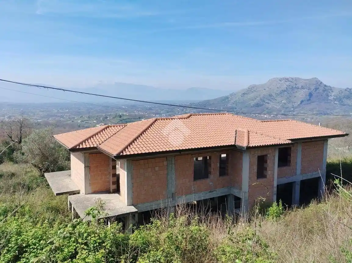 Rustico - Casale in vendita a Cervaro