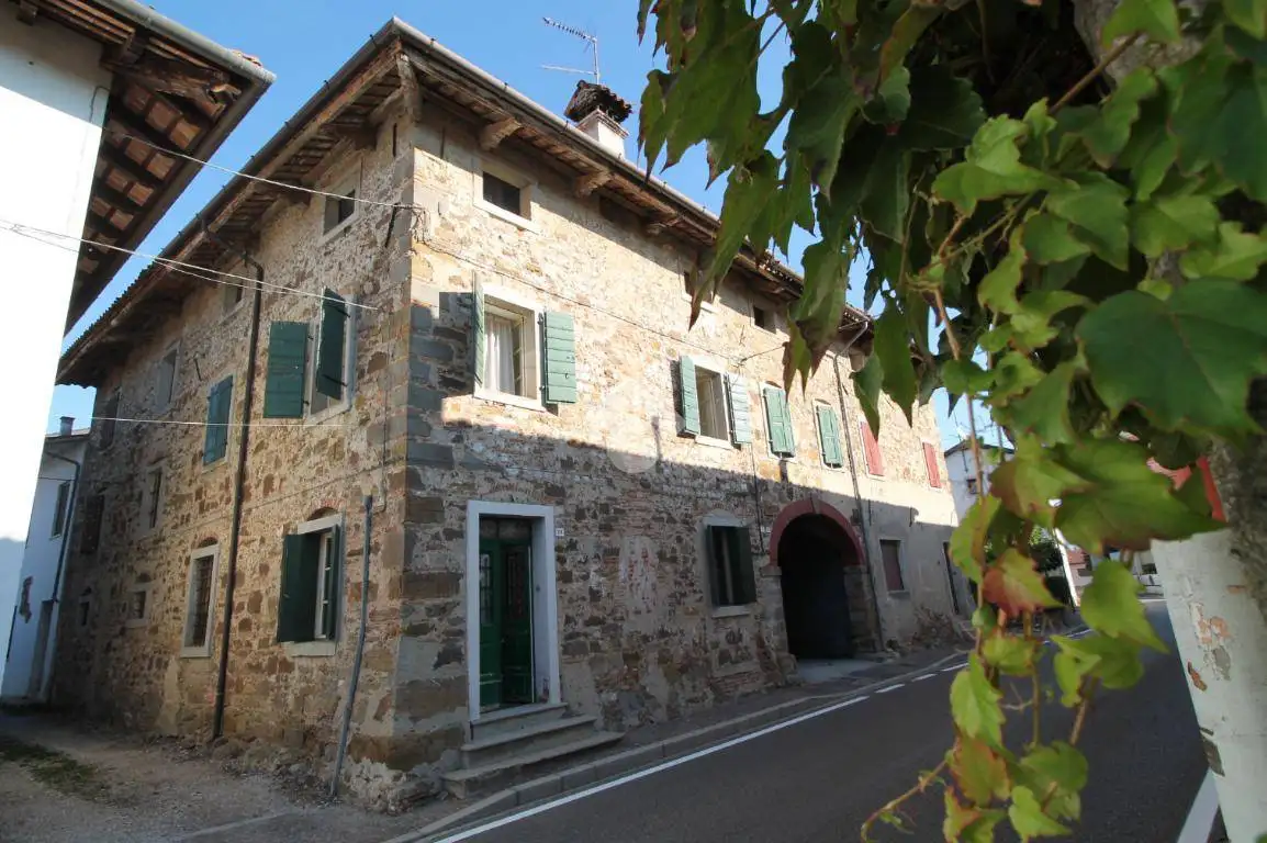 Rustico - Casale in vendita a Buttrio