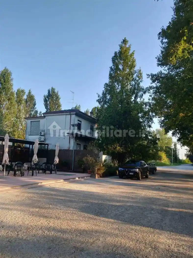 Villa in vendita a San Benedetto Po