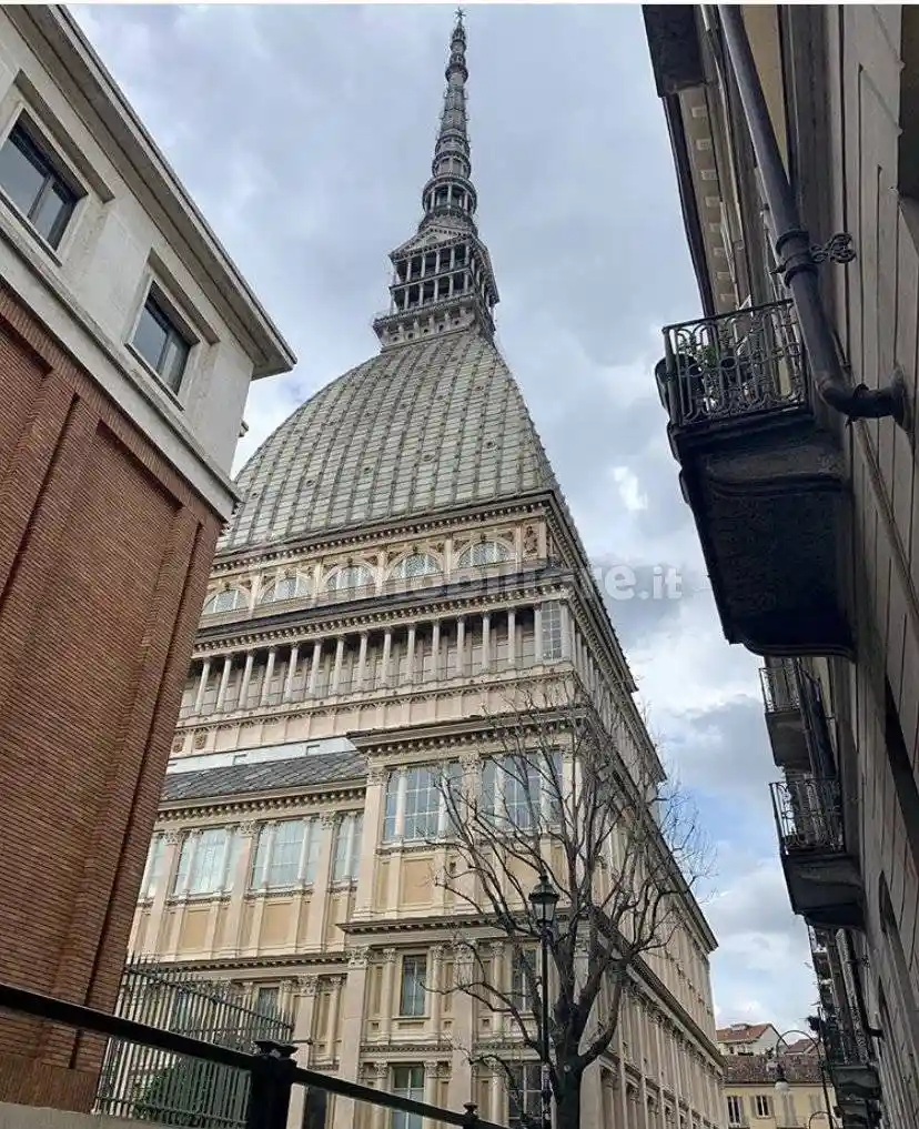 Palazzo - Edificio in vendita a Torino