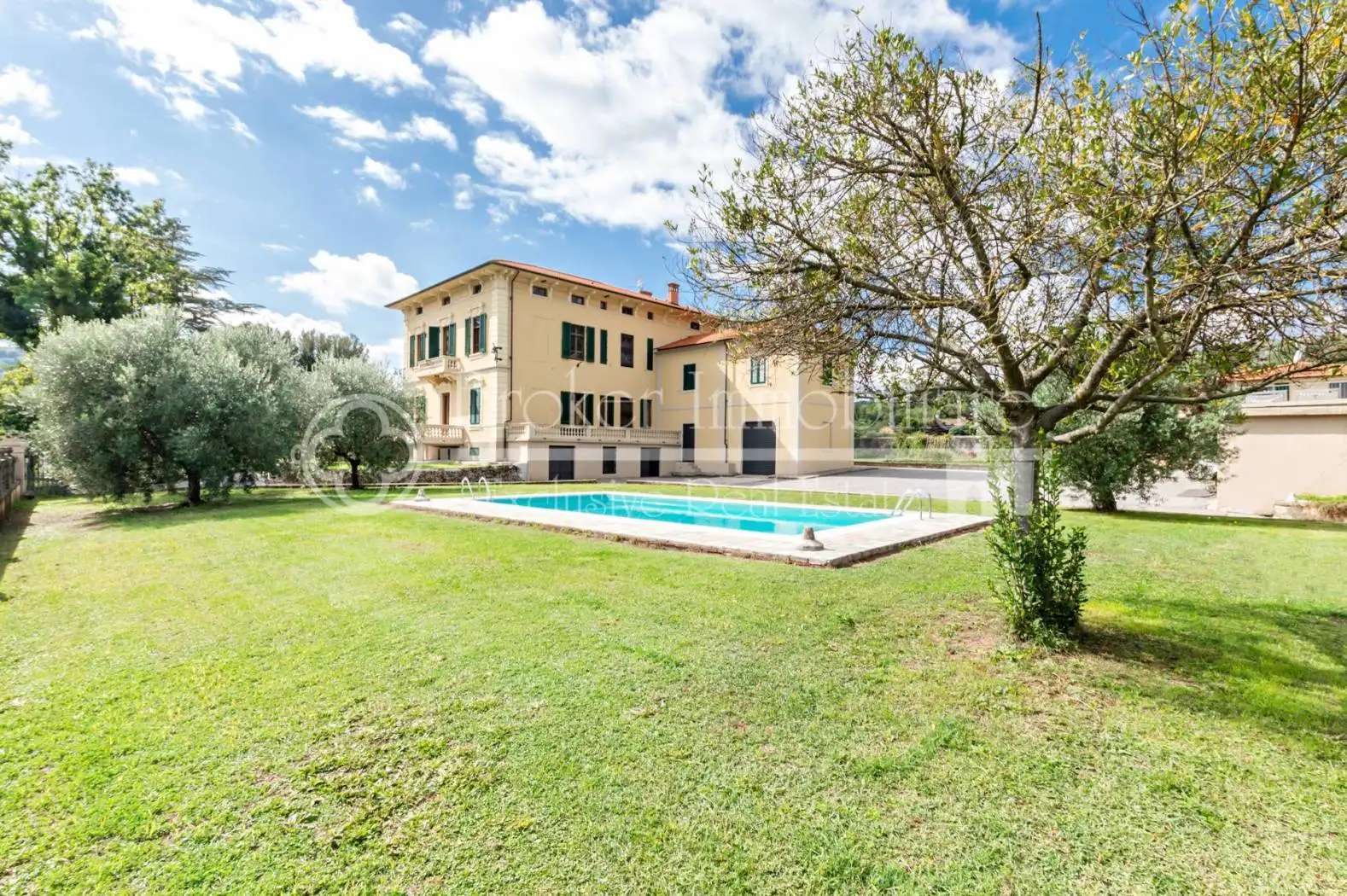 Villa in vendita a Lucca