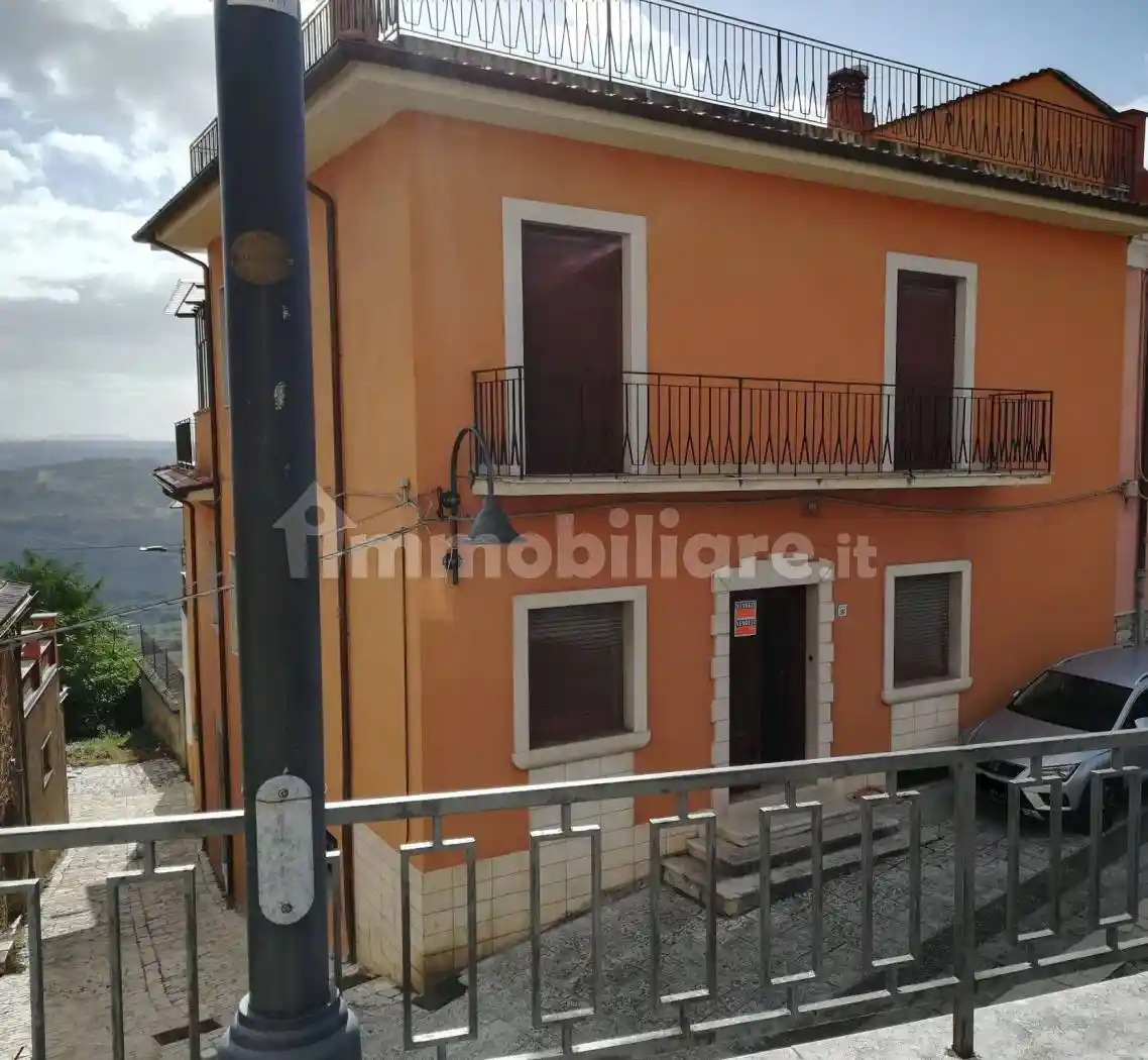 Casa indipendente in vendita a Fragneto l'Abate