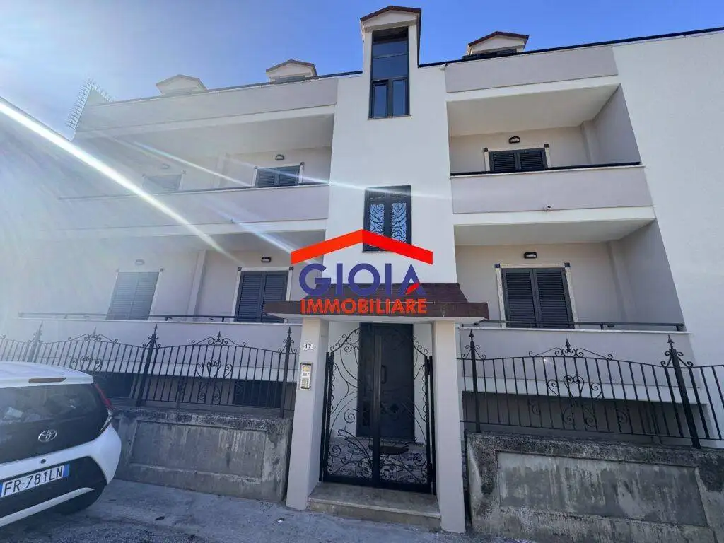 Palazzo - Edificio in vendita a Mondragone