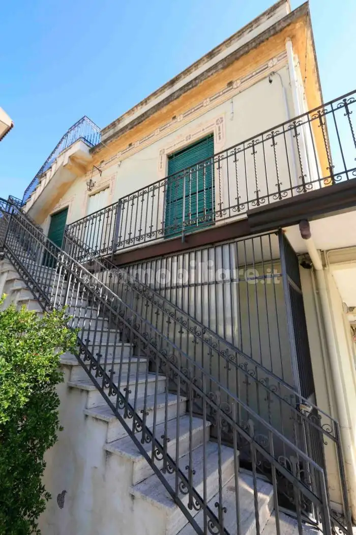 Appartamento in affitto a Aci Sant'Antonio