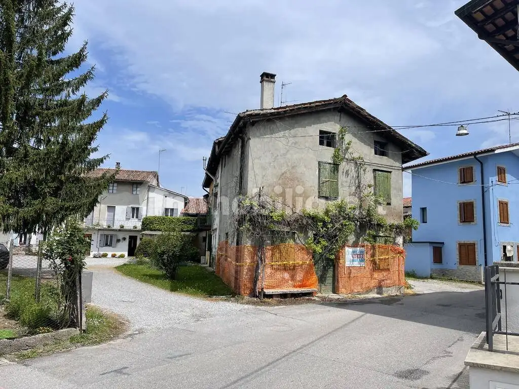 Rustico - Casale in vendita a Capriva del Friuli
