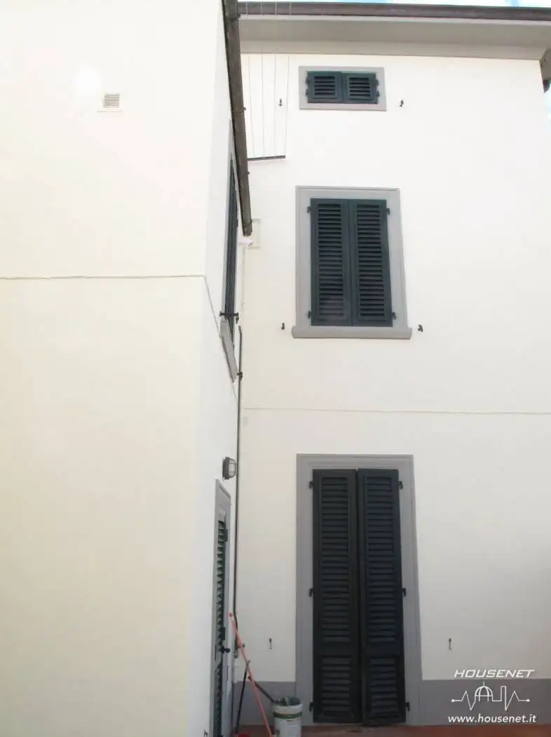 Casa indipendente in vendita a Prato