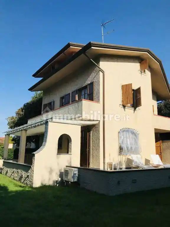 Villa in affitto a Forte dei Marmi