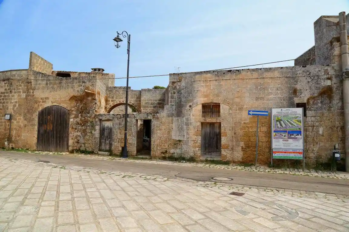 Palazzo - Edificio in vendita a Castrignano del Capo