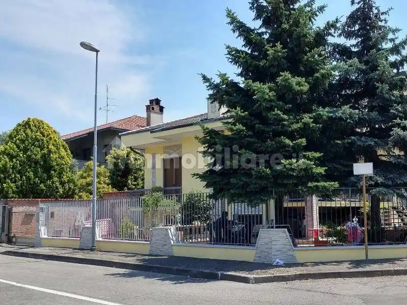 Villa in vendita a Parabiago