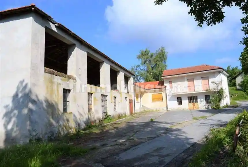 Rustico - Casale in vendita a Perletto