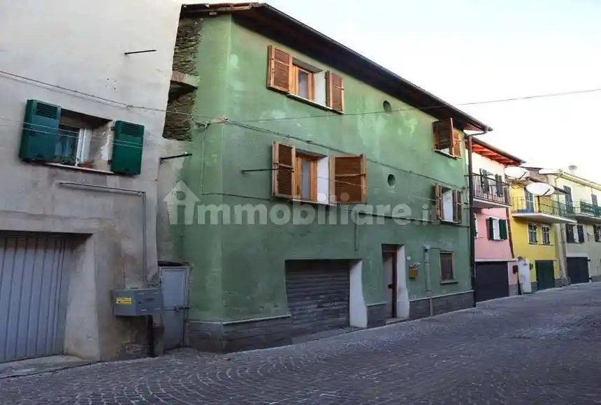 Casa indipendente in vendita a Cairo Montenotte