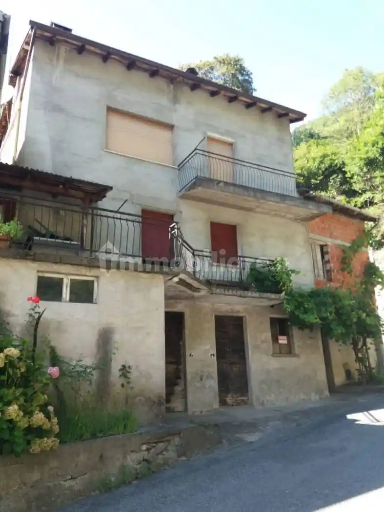 Casa indipendente in vendita a Berbenno di Valtellina