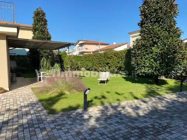 Villa in vendita a Camaiore
