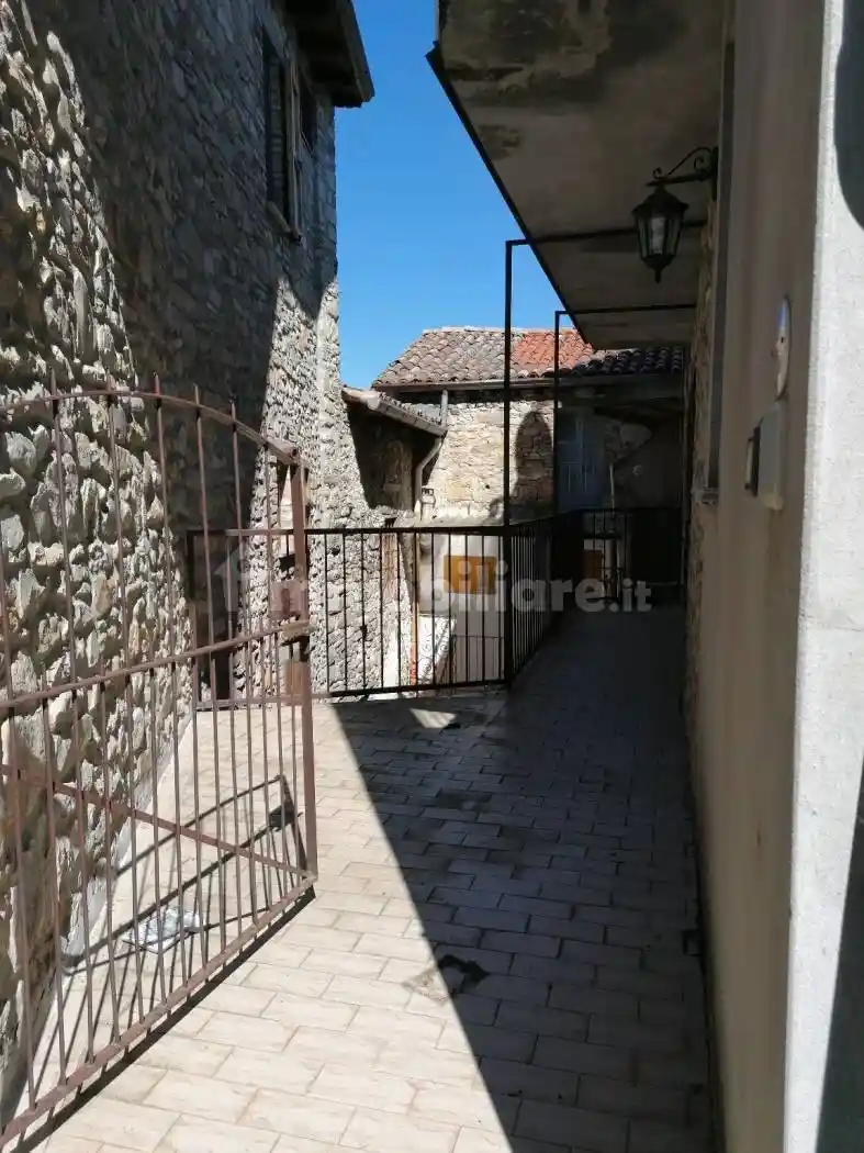 Casa indipendente in vendita a Zavattarello