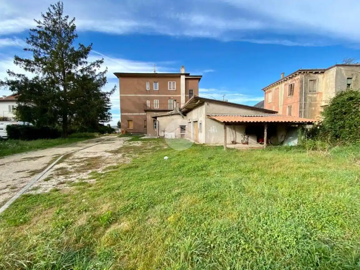 Appartamento in vendita a Caprino Veronese