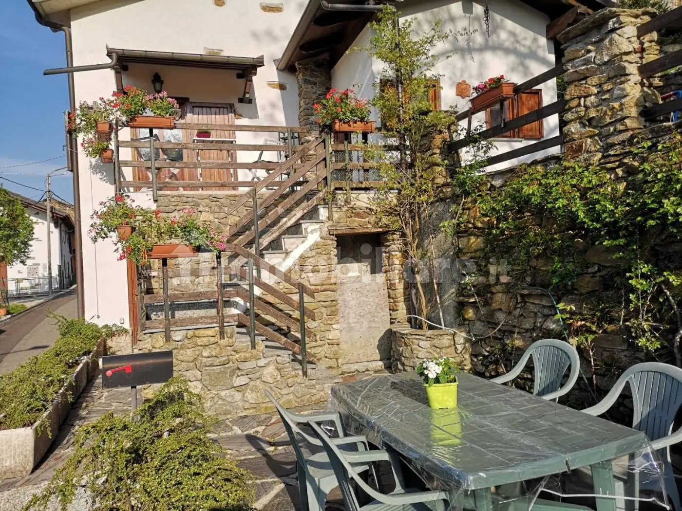 Terratetto unifamiliare viale dei Partigiani 12, Nero, Alpette - foto 2