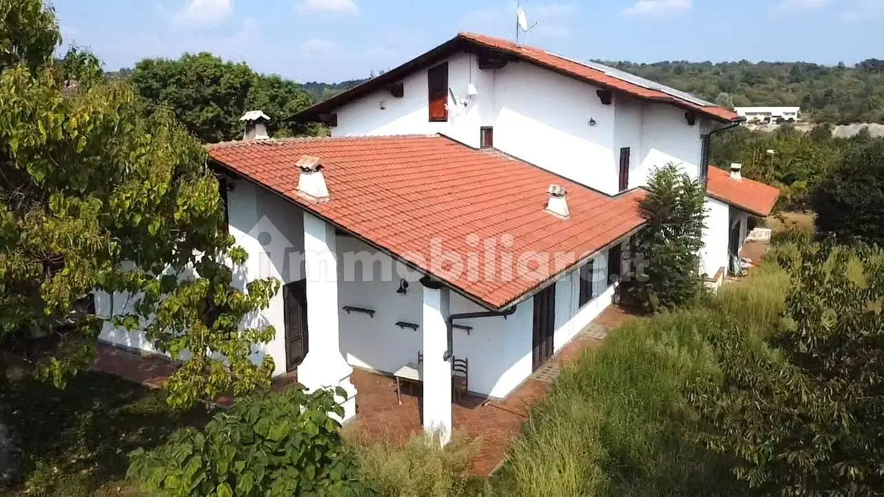 Villa plurifamiliare via Porta Pia , 35, Centro, Cuceglio - foto 2