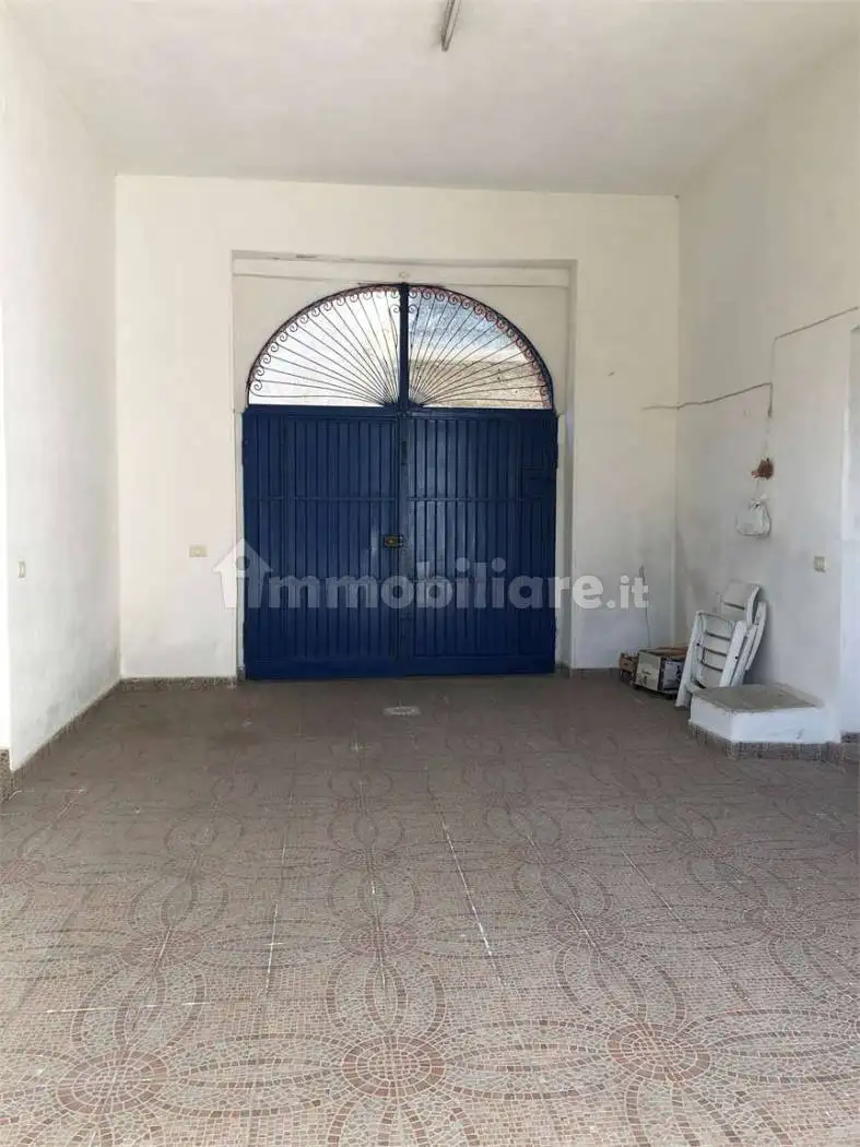 Palazzo - Edificio in vendita a Mondragone