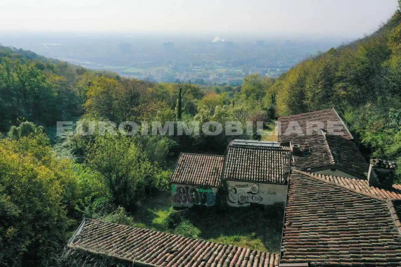 Casa indipendente in vendita a Brescia