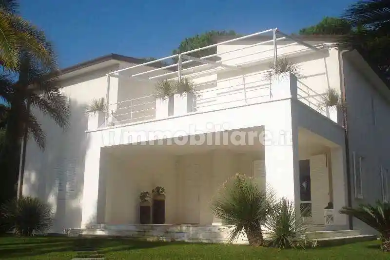 Villa in vendita a Forte dei Marmi