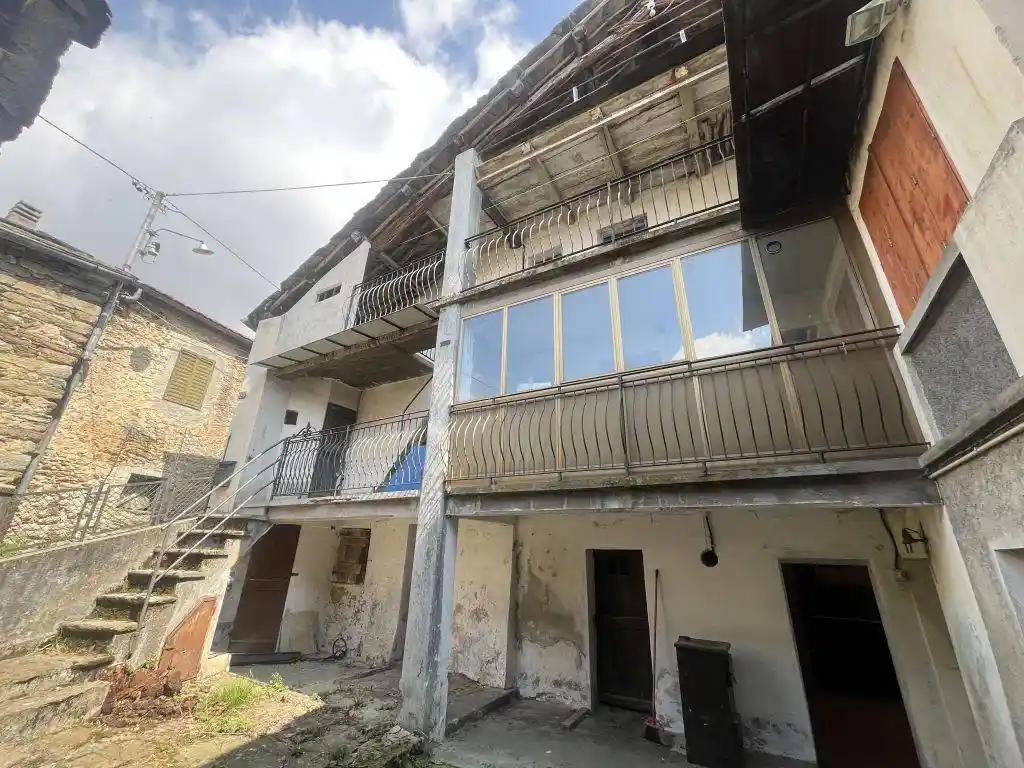 Casa indipendente in vendita a Frassinetto
