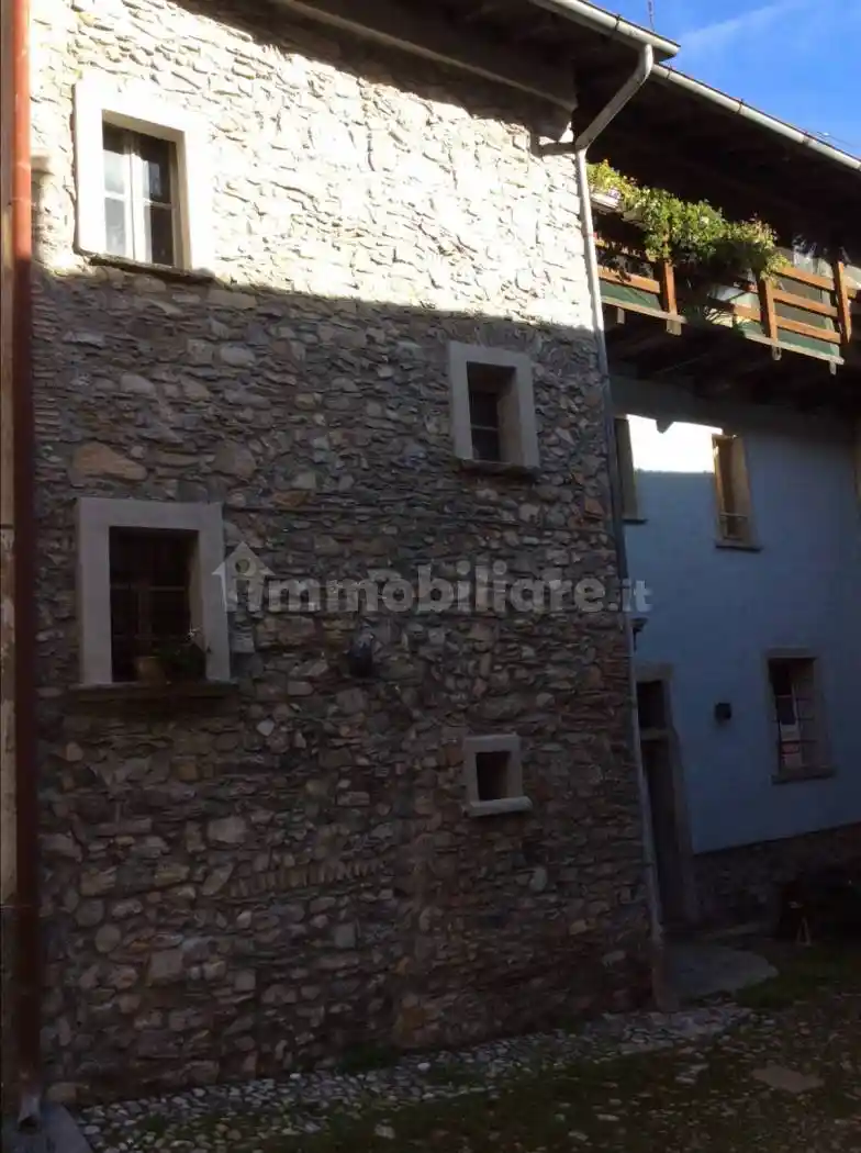 Palazzo - Edificio in vendita a Alta Valle Intelvi