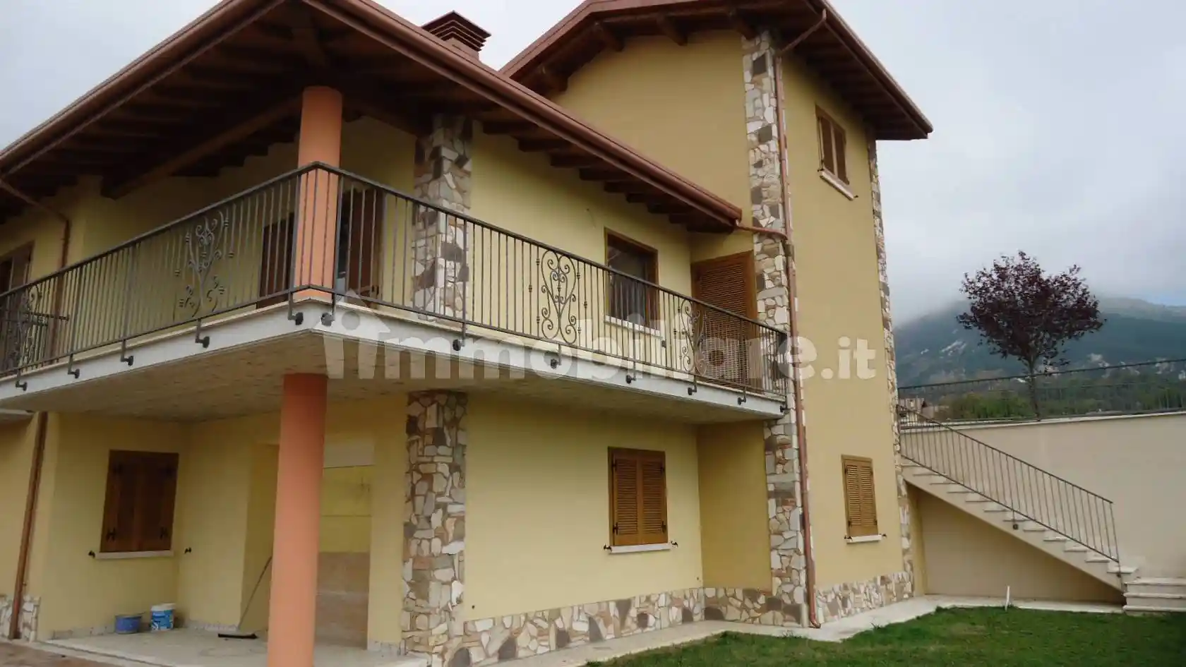 Villa in vendita a Pizzoli