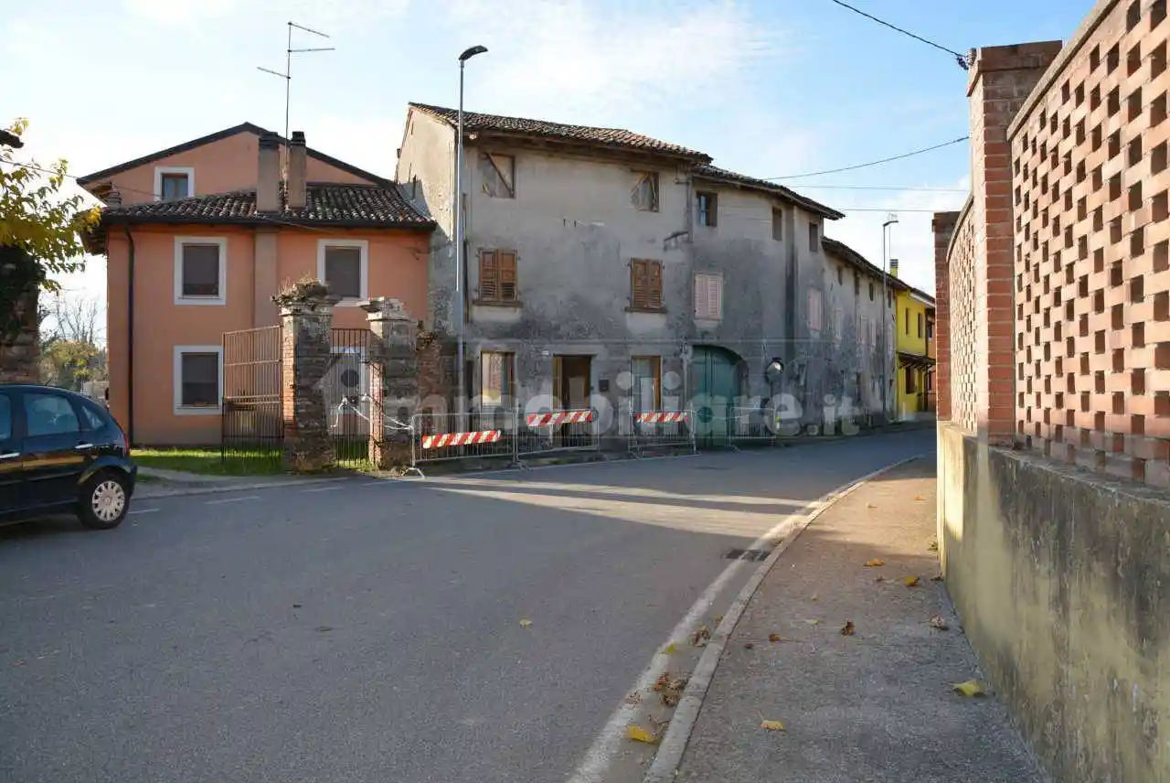 Rustico - Casale in vendita a Gonars