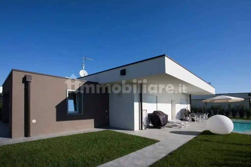 Villa in vendita a Calvagese della Riviera