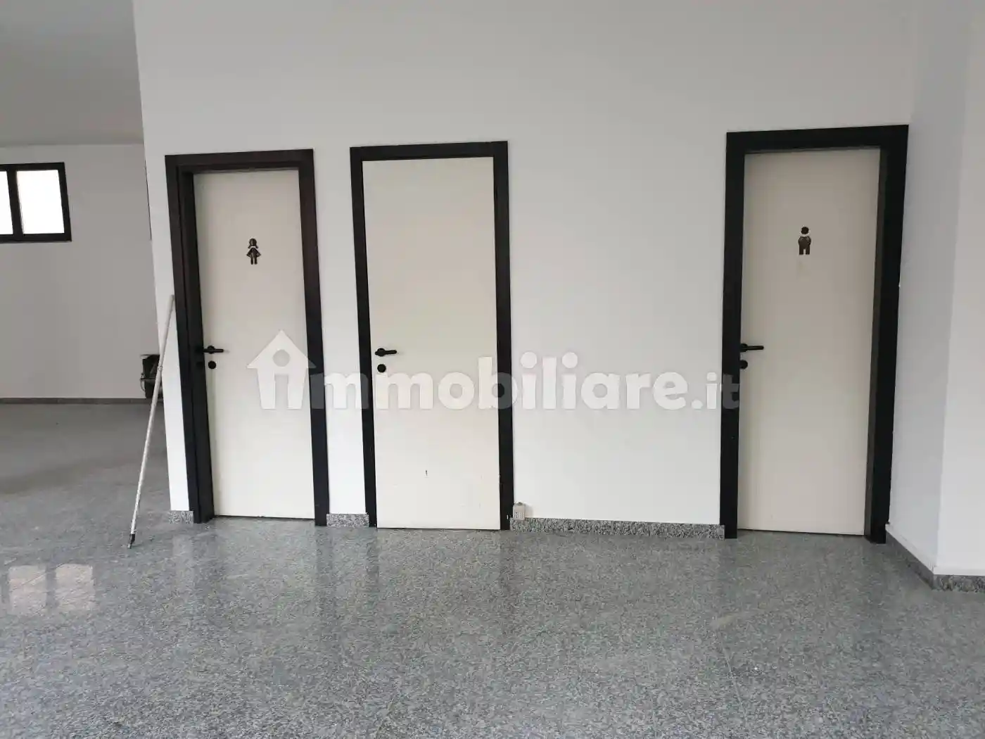 Palazzo - Edificio in Affitto - foto 4