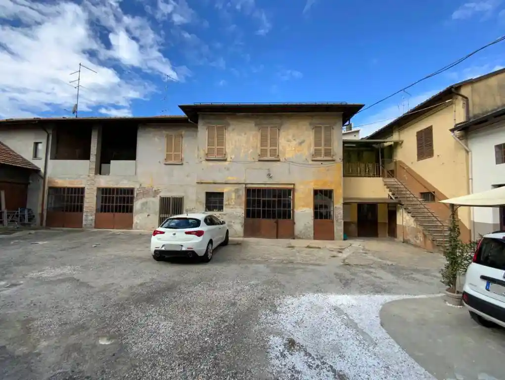 Palazzo - Edificio in vendita a Piacenza